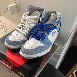 Jordan hyper royal 1s
